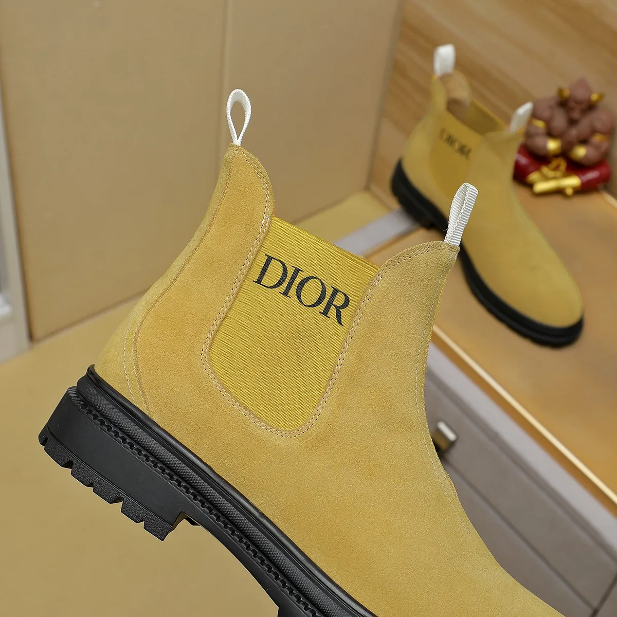 Ex-factory price: 480⌚️⌚️"Dior" Gaobang short boots⚠️⚠️Top purchasing agent🔍🔍Men's 2023HK counters are on sale simultaneously. Sole: The original sole is specially provided by the original factory. The exclusive movable molded sole is super comfortable. The original factory and the single product are handmade🔍🔍. The details determine the quality. We only make shoes with care. You can enter and exit the counter at will. Welcome to compare. 🇮🇹Size: 38-444️⃣Colors available